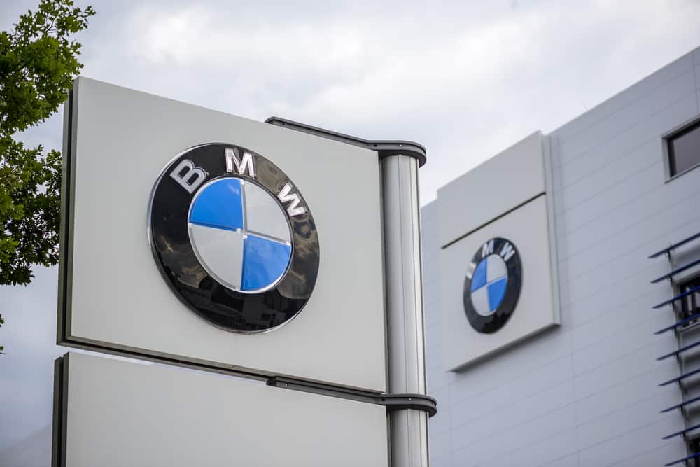 BMW Group uses blockchain to improve auto parts traceability (Photo: Shutterstock)